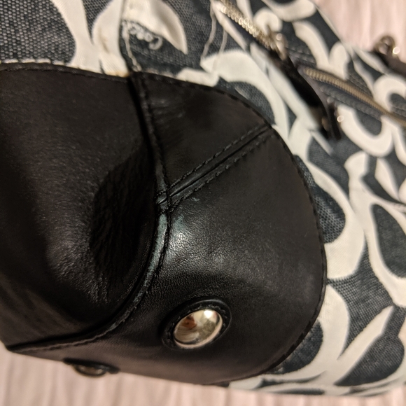 Coach Peyton Carry All Tote Bag - Picture 3 of 13